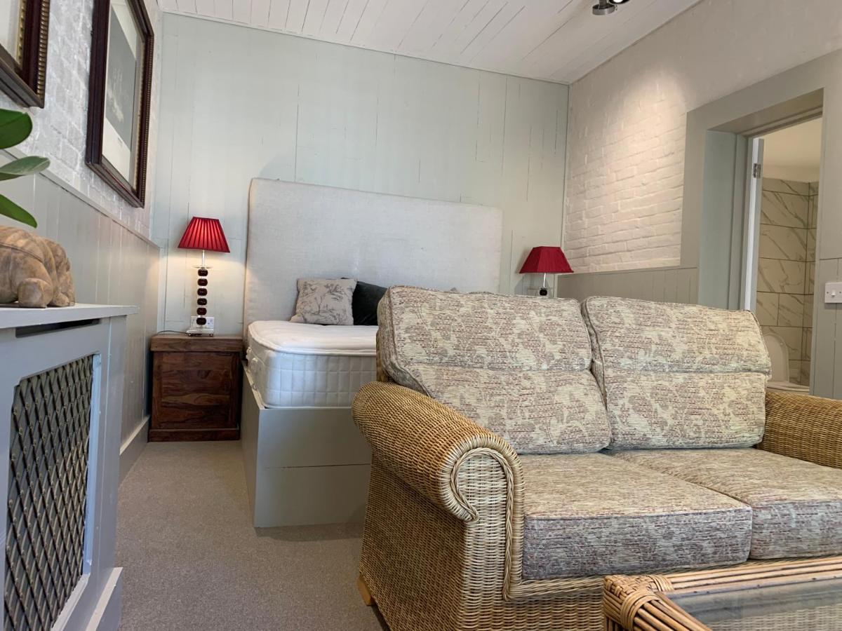 Burton  Cedar House Boutique B&B מראה חיצוני תמונה